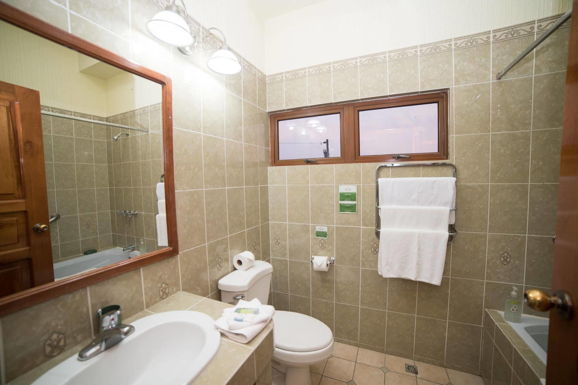 Hotel Anna Inn Olintepeque Dış mekan fotoğraf